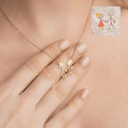 Collier personnalisé en acier inoxydable, inspiré d’un dessin d’enfant, porté au cou.